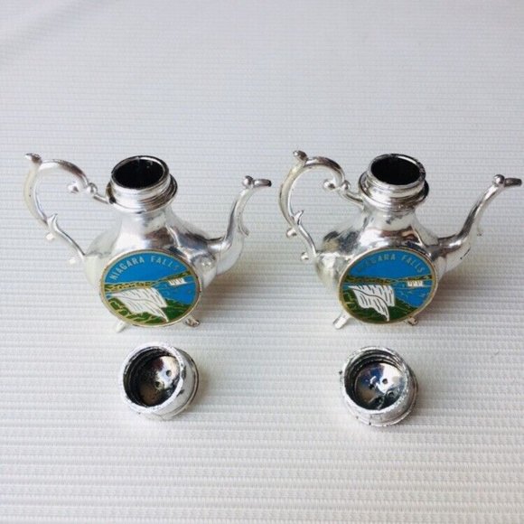 Niagara Falls Mini Teapot Kettle Shape Salt & Pepper Shaker Set Souvenir FLAW - Picture 11 of 12